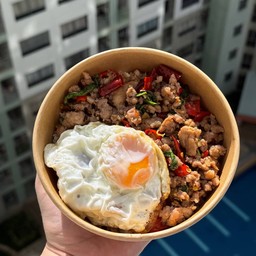 กะเพราคอนโด By ThePeanutsFam