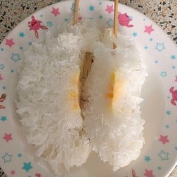 ยำลูกชิ้นต่ายซาลอน