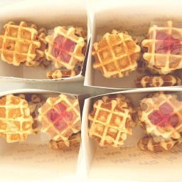 ME Waffle โอวาฟเฟิล