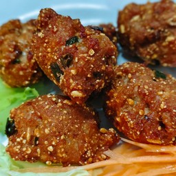 ลาบหมูทอด