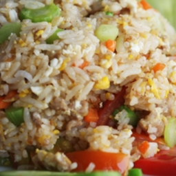 KH03.16 ข้าวผัดหมูชิ้น 50 กรัม ใส่ไข่ 2 ฟองแล้ว