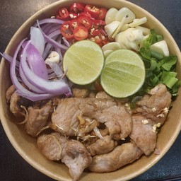 ข้าวขยำหมูทอด