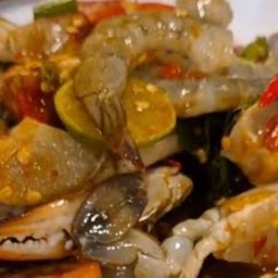 ตำเหลา ปูม้ากุ้งสด