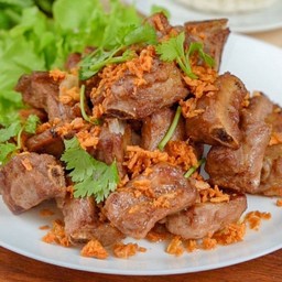 ซี่โครงหมูทอดกระเทียม