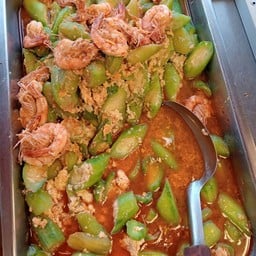 ข้าวแกงหน้าตึกเขียว