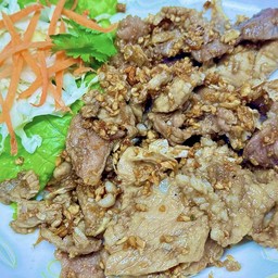 หมูชิ้นทอดกระเทียม