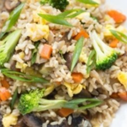 KH03.32 ข้าวผัดผักรวม 50 กรัม ใส่ไข่ 2 ฟองแล้ว