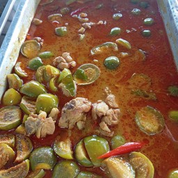 แกงกะทิไก่ใส่มะเขือ