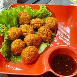 ลูกชิ้นกุ้งทอด