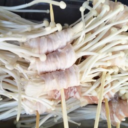 เห็ดเข็มพันเบคอน
