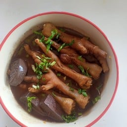 ก๋วยเตี๋ยวตีนไก่แบบพิเศษ