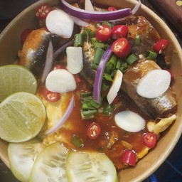 ข้าวขยำปลากระป๋อง