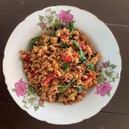 ผัดกะเพราหมูยอ(กับข้าว)