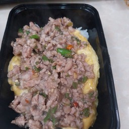 ข้าวไข่ข้นผัดพริกสด