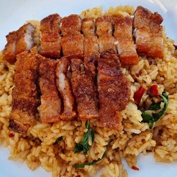 ข้าวกะเพราคลุกสามชั้นทอด