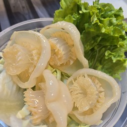 แมงกระพรุนหัวกระสุนจิ๋ว4ตัว(ยำพริกเผาน้ำมันงา)