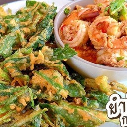 ยำผักบุ้งกรอบทะเล