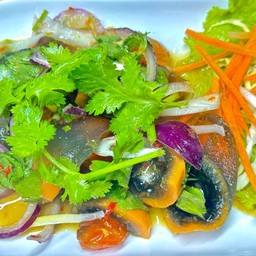 ยำไข่เยี่ยวม้า