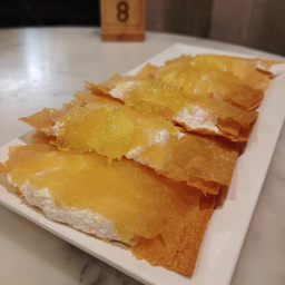 โรตีทิชชู่ วิปครีม แยมสับปะรด