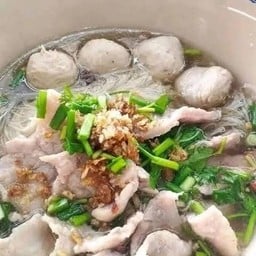 ก๋วยเตี๋ยวต้มยำ by พ่อน้องจูน