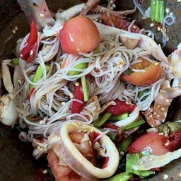 ตำขนมจีนทะเล (ลวกสุก)