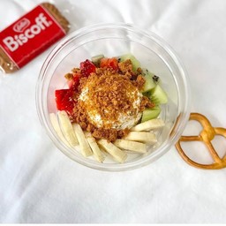 กรีกโยเกิร์ต สตอ+กล้วย+กีวี่ ท๊อปเกล็ดขนมปัง Biscoff