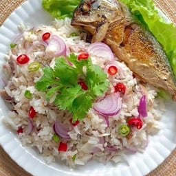 ของกินเล่นร้านนี้ แม่ค้าใจดี ให้เยอะมาก