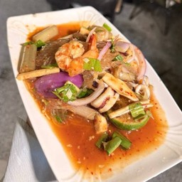 ยำวุ้นเส้นทะเล