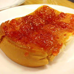 ขนมปังเนย แยมสตรอเบอรี่