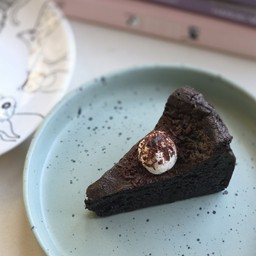 Flourless chocolate cake  เค้กช็อกโกแลตไร้แป้ง