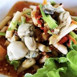 ยำสายบัวหอยนางรม