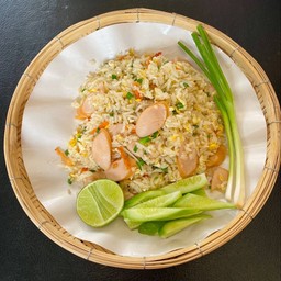 ข้าวผัดไส้กรอก