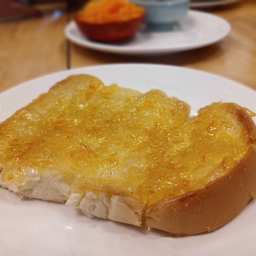 ขนมปังเนย แยมส้ม