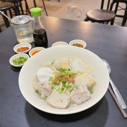 ก๋วยเตี๋ยวแคะแห้ง