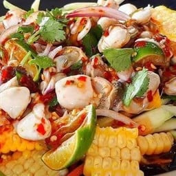 ยำข้าวโพดหอยนางรม