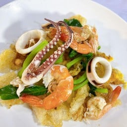 เจ๊แอนราดหน้ายอดผัก