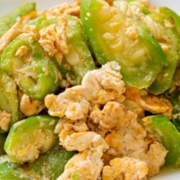 /KD62 ผัดไข่ 3 ฟอง กับบวบผอม 150 กรัม  /เล็ก