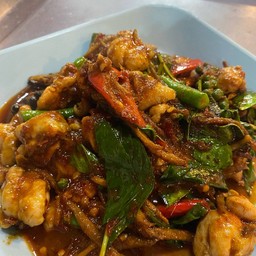 ผัดพริกแกงไก่