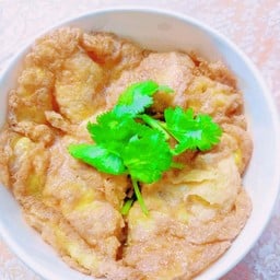 หมูกับหมี ข้าวอร่อยยำแซ่บ