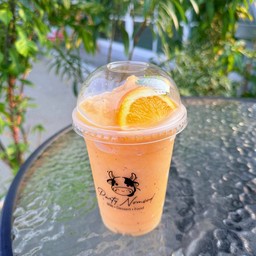 ส้ม-เสาวรส สมูทตี้