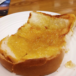 ขนมปังเนย แยมสับปะรด