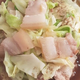 /KD55 ผัดน้ำปลา กะหล่ำ 100 กรัม  ใส่หมูสามชั้น 150 กรัม /เล็ก