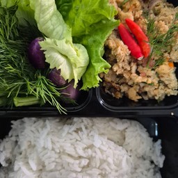 ข้าวหมกส้มไข่ปลาพร้อมผักสด