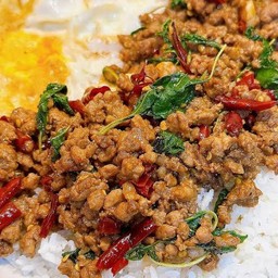 กะเพราพริกแห้ง