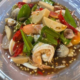 แซ่บ การ์เด้น ส้มตำ อาหารตามสั่ง