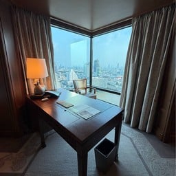 โรงแรมเพนนินซูลา กรุงเทพ