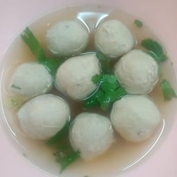 เฟื่องฟ้า บะหมี่เกี๊ยวต้มยำเสรีไทยซอย9 ไม่มีสาขา