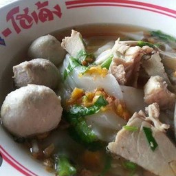 เส้นใหญ่หมู