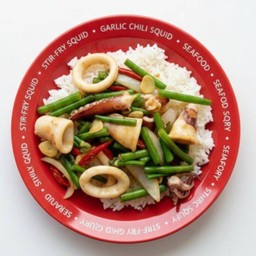 ปลาหมึกผัดสามหอมน้ำมันหอยราดข้าวหอมมะลิ+ไข่ดาว