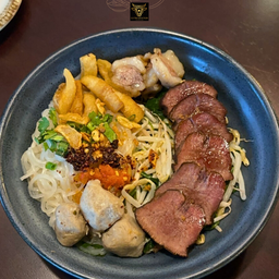 ก๋วยเตี๋ยวลิ้นตุ๋น